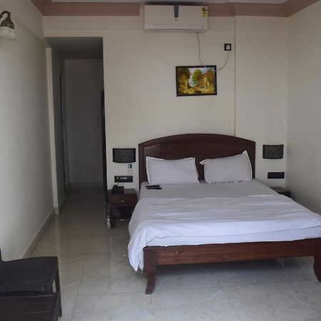 Hotel Murud Marina Екстериор снимка