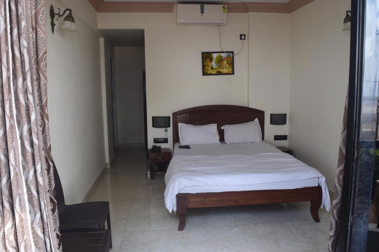 Hotel Murud Marina Екстериор снимка