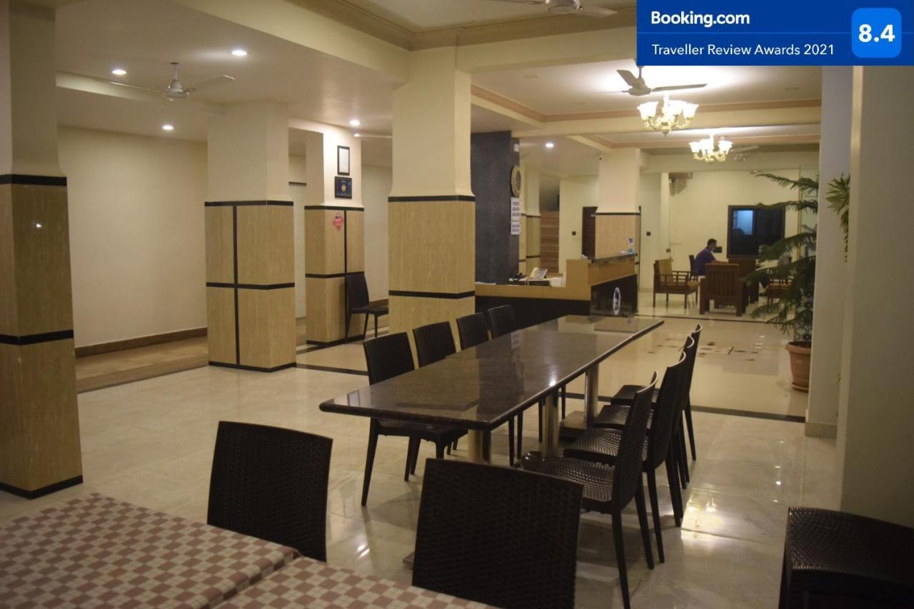 Hotel Murud Marina Екстериор снимка
