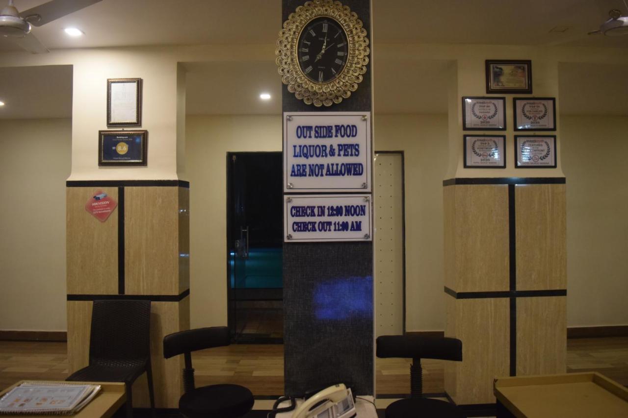 Hotel Murud Marina Екстериор снимка