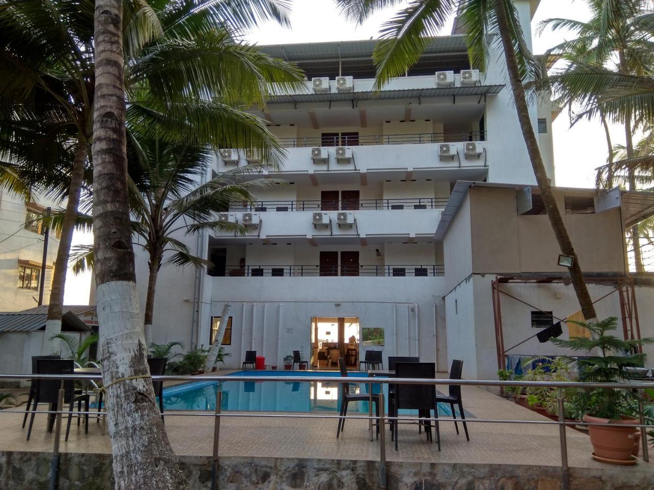 Hotel Murud Marina Екстериор снимка